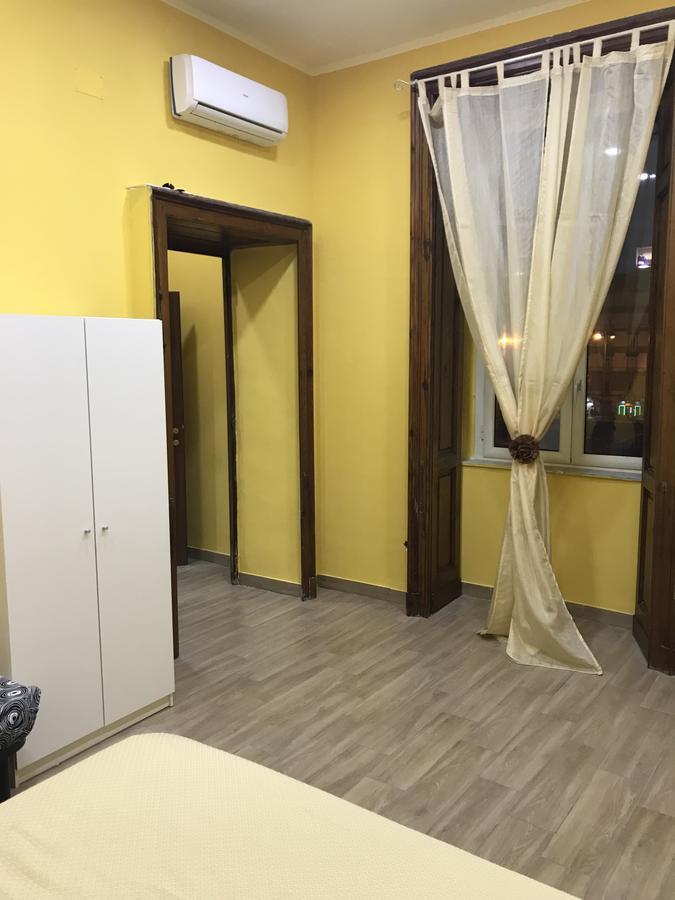 La Casa Di Fafa Bed & Breakfast Наполи Екстериор снимка