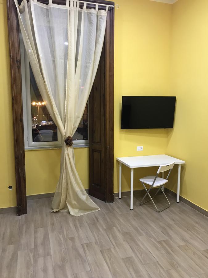 La Casa Di Fafa Bed & Breakfast Наполи Екстериор снимка