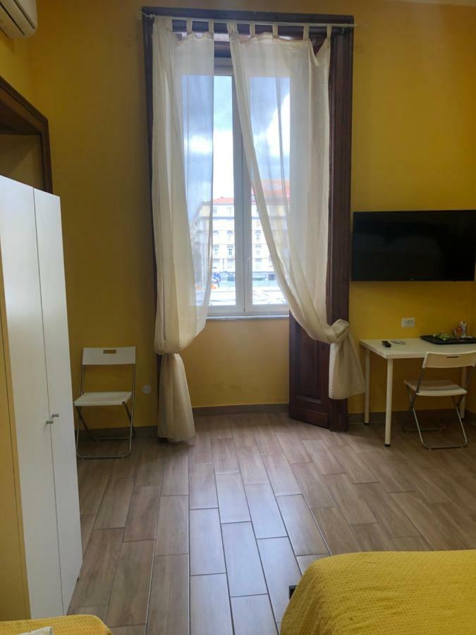 La Casa Di Fafa Bed & Breakfast Наполи Екстериор снимка
