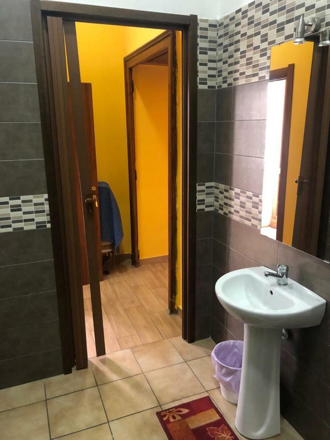 La Casa Di Fafa Bed & Breakfast Наполи Екстериор снимка